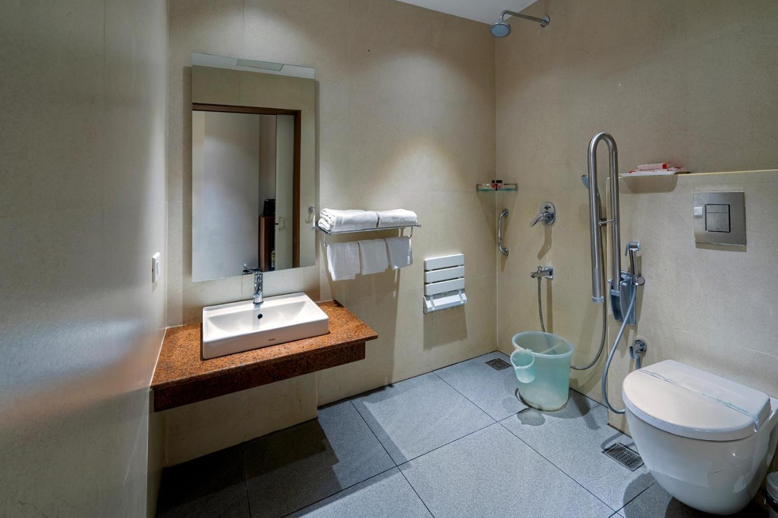 Hotel Malika Residency Ettumanoor Dış mekan fotoğraf